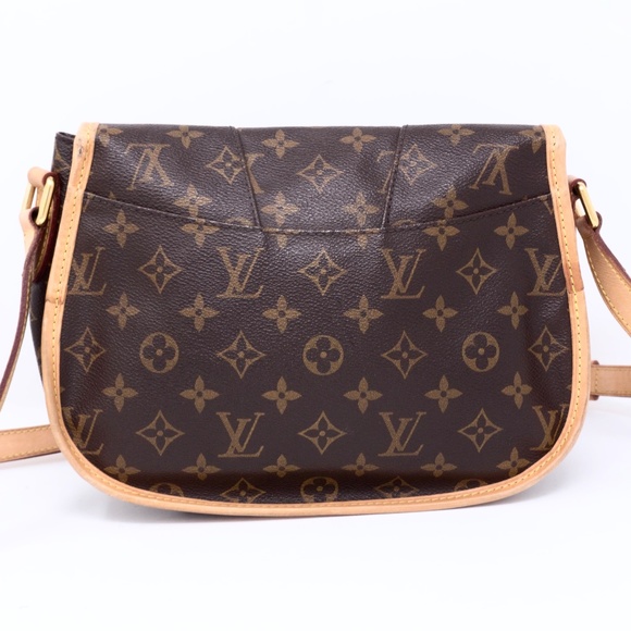 Louis Vuitton Monogram Menilmontant PM Crossbody - Picture 3 of 15